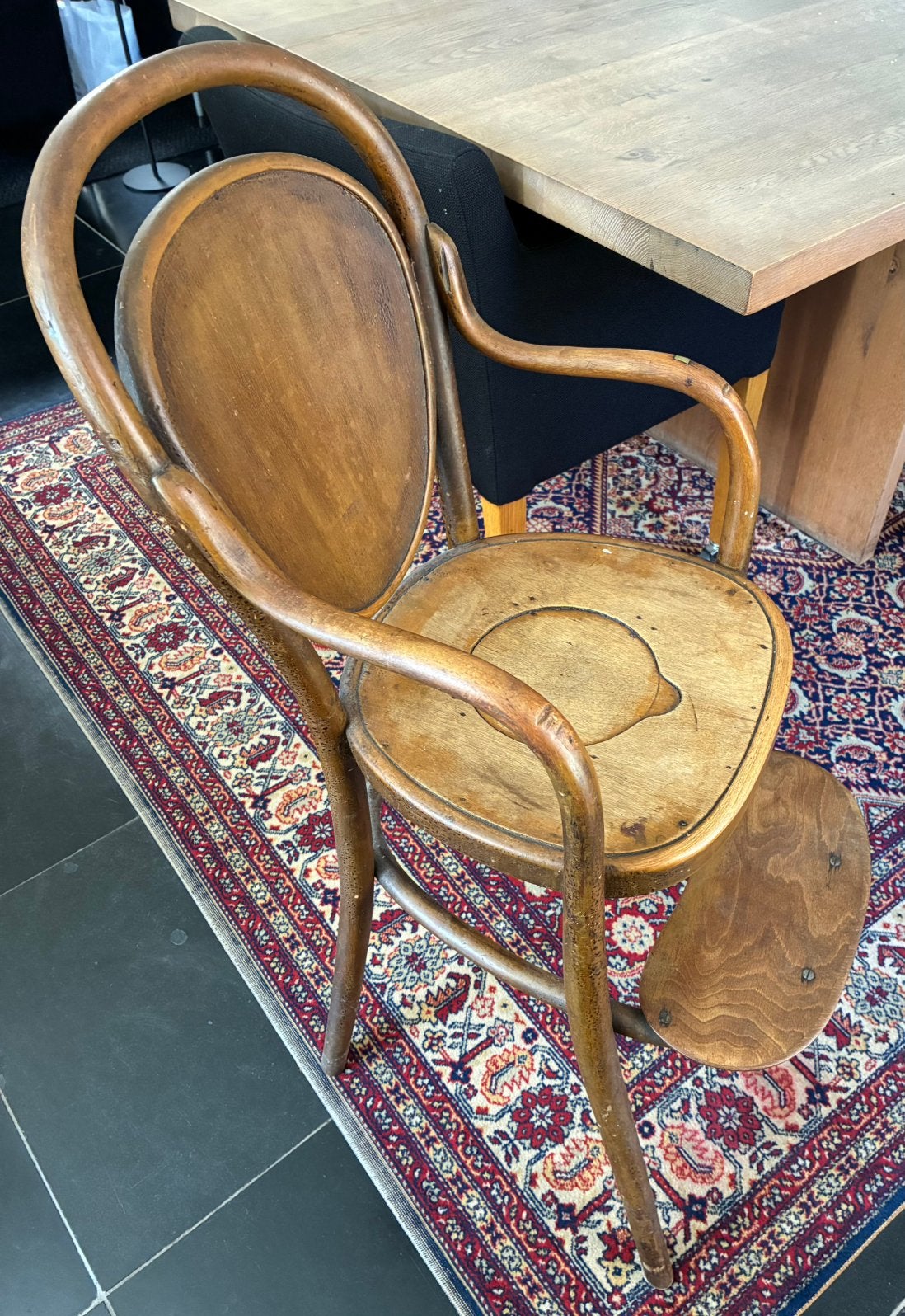 Thonet antieke kinderstoel, Ophalen