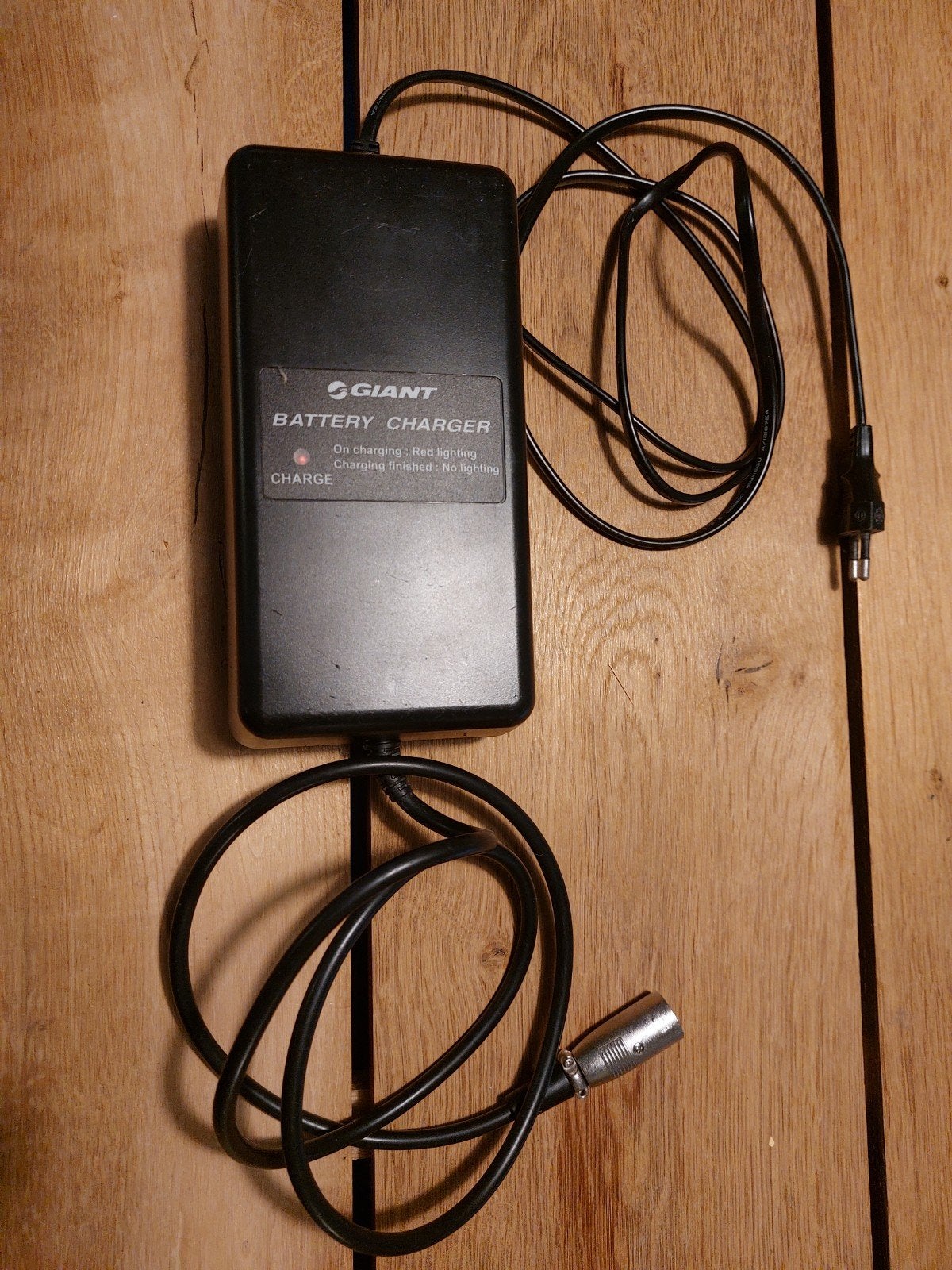Giant Acculader Fietsaccu Oplader 4 pins accu e-bike lader, Fietsen en Brommers, Gebruikt