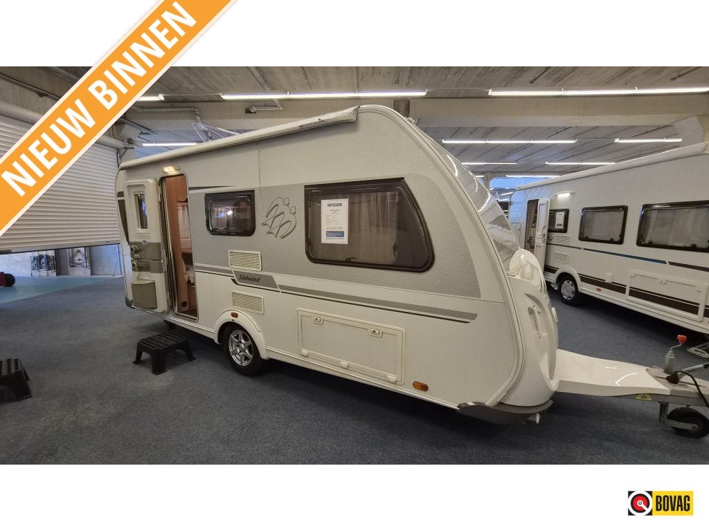 Knaus Sudwind 460 EU met zakluifel en zijkante, Caravans en Kamperen, Caravans, Standaardzit, Bedrijf, Schokbreker, 4 tot 5 meter