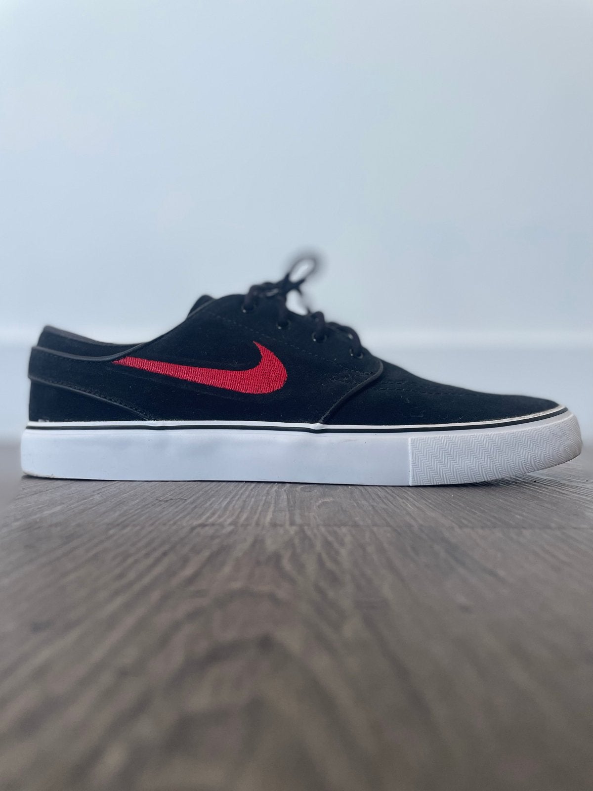 Nike SB Stefan Janoski Max - Zwart met Rood, Ophalen of Verzenden, Gedragen, Zwart, Sneakers of Gympen