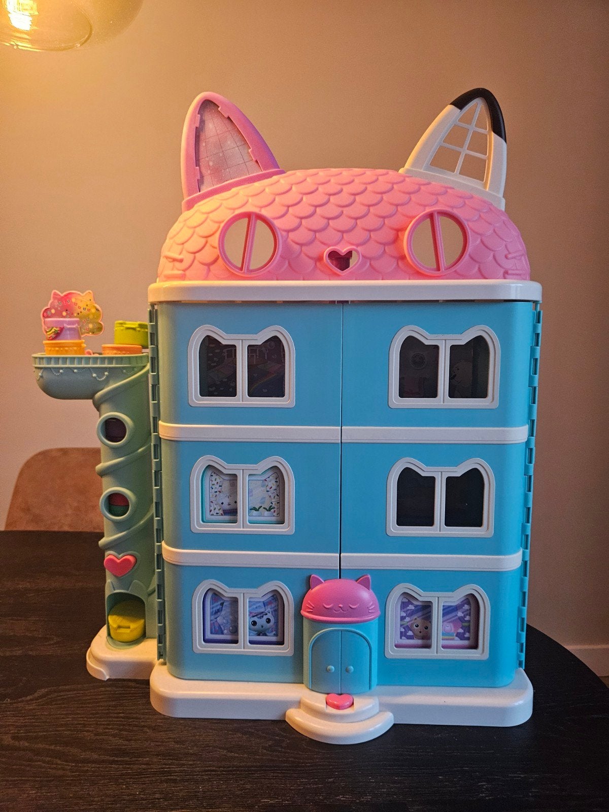 Gabby's Poppenhuis met Carlita en accessoires, Ophalen, Gebruikt, Poppenhuis