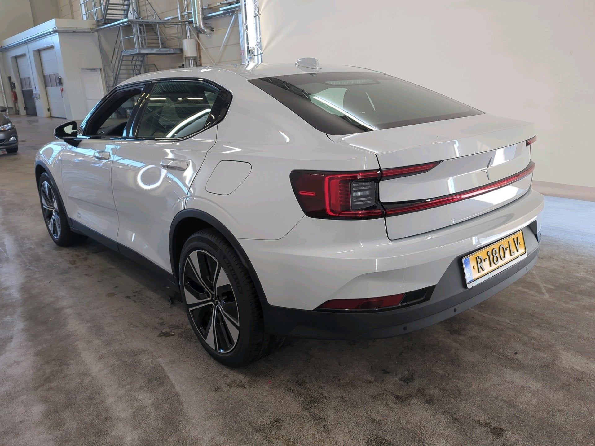 Polestar 2 78 kWh 231pk Long Range Single Motor |SOH % LED |, Auto's, Polestar 2, Gebruikt, Zwart, 551 km