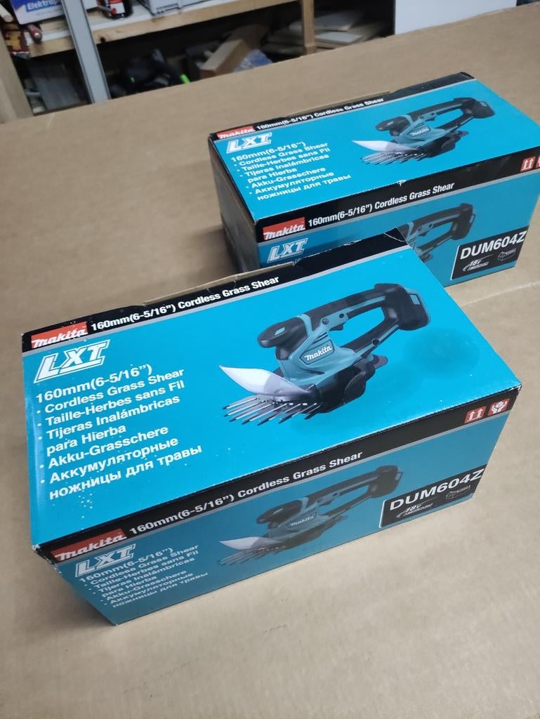 Te koop: Makita grasschaar DUM604Z – nieuw in doos, Ophalen of Verzenden, Nieuw, Accu