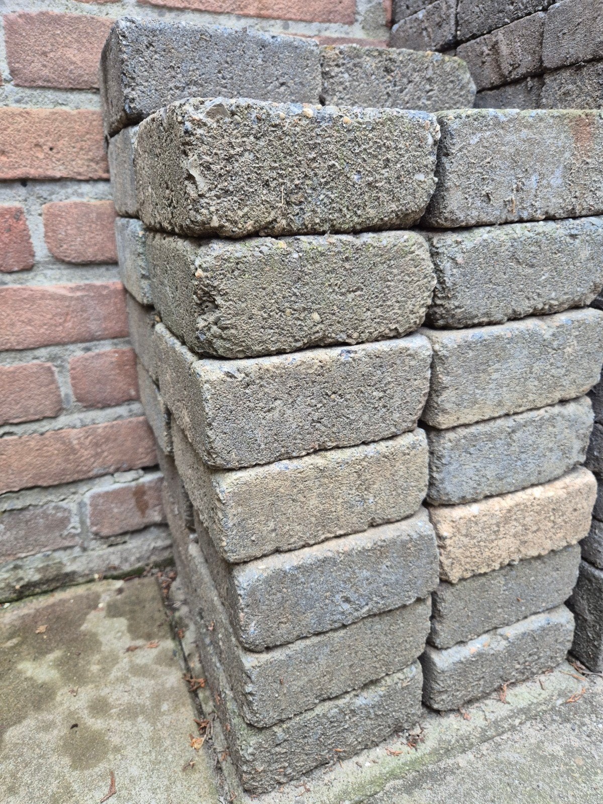 30 gebruikte betontegels 13x13x5 cm, Ophalen