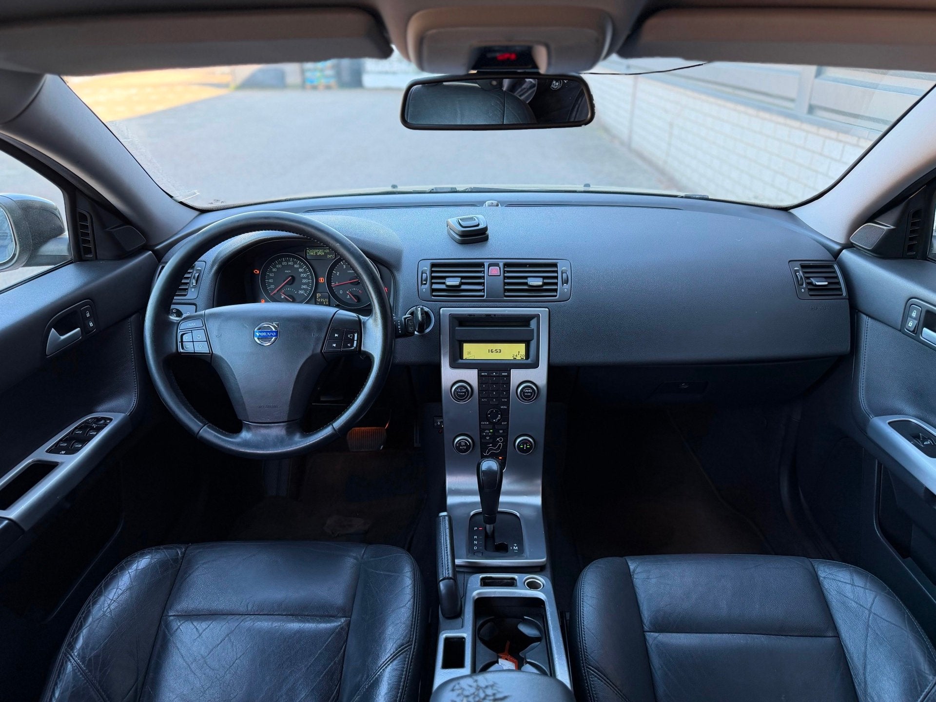Volvo V50 2.4 Edition II Automaat LPG Trekhaak 140PK, Auto's, Volvo, Zwart, 700 kg, Zwart, 2435 cc