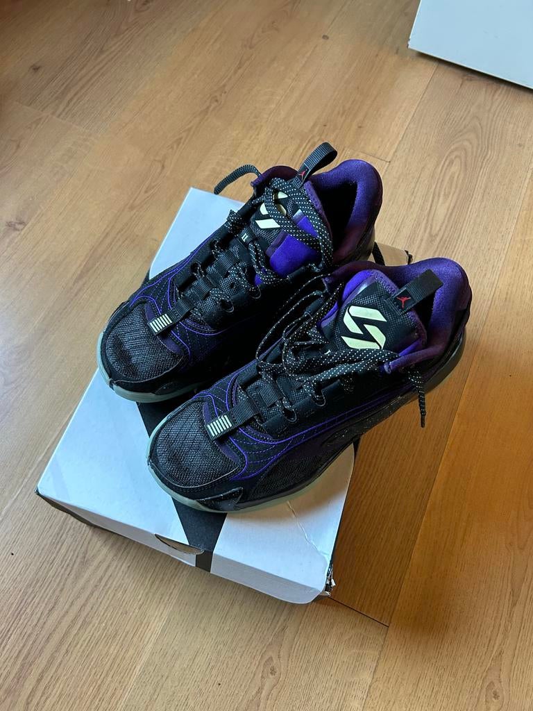 Nike Air Jordan basketbalschoenen - Zwart/Paars, Ophalen of Verzenden, Gedragen, Zwart, Sportschoenen