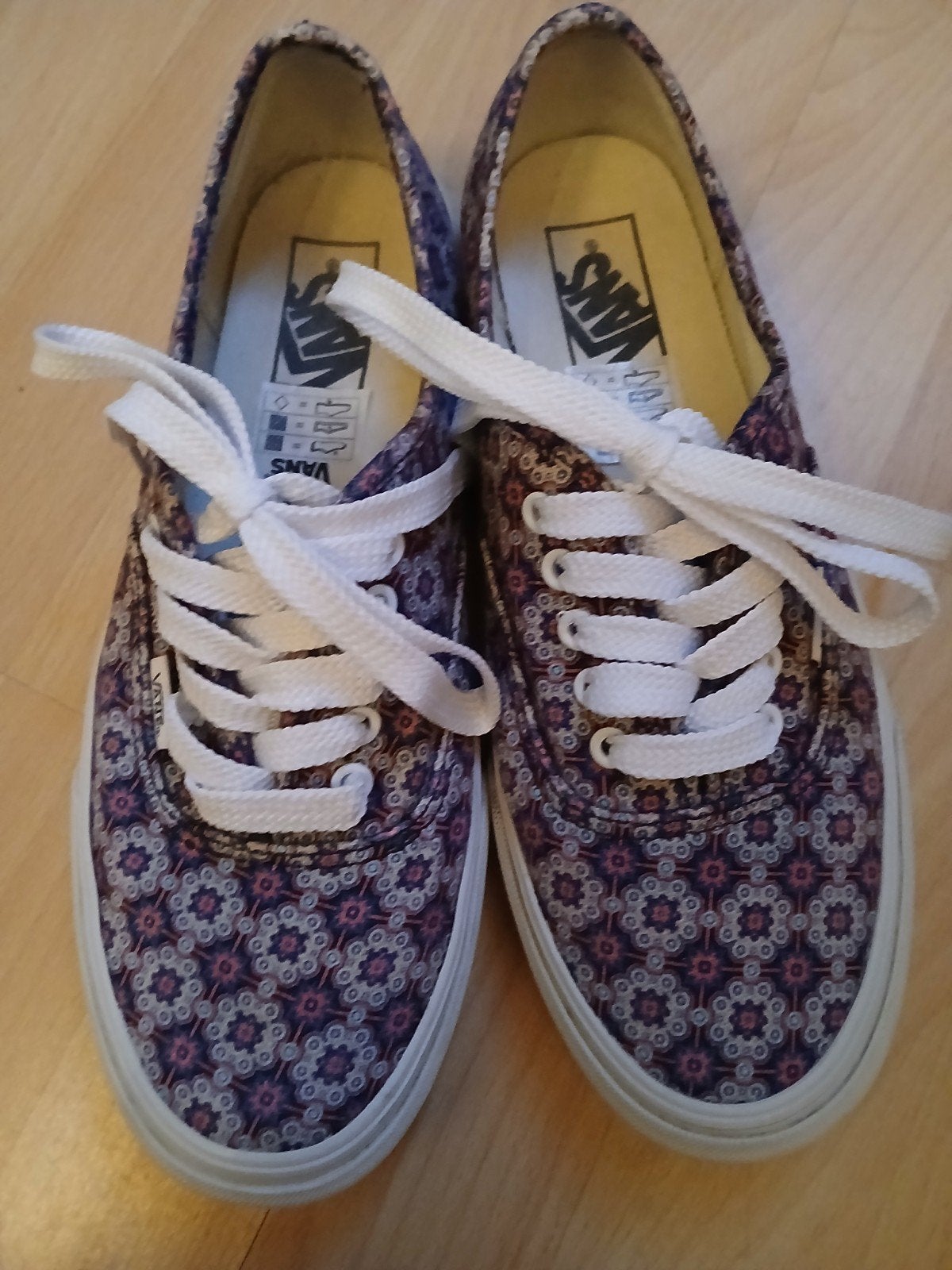 Maat 39,5 Vans gympen retro vintage print, Kleding | Dames, Overige kleuren, Ophalen of Verzenden, Vans, Sneakers of Gympen