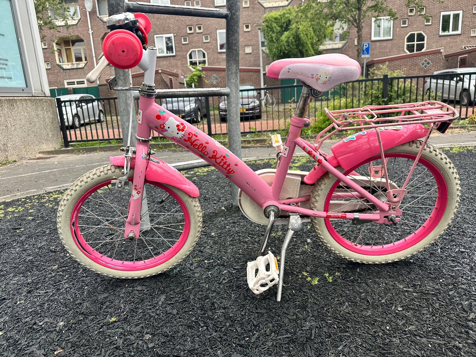 Hello kitty fiets en spidermen fiets, Ophalen of Verzenden, Zo goed als nieuw, Minder dan 16 inch