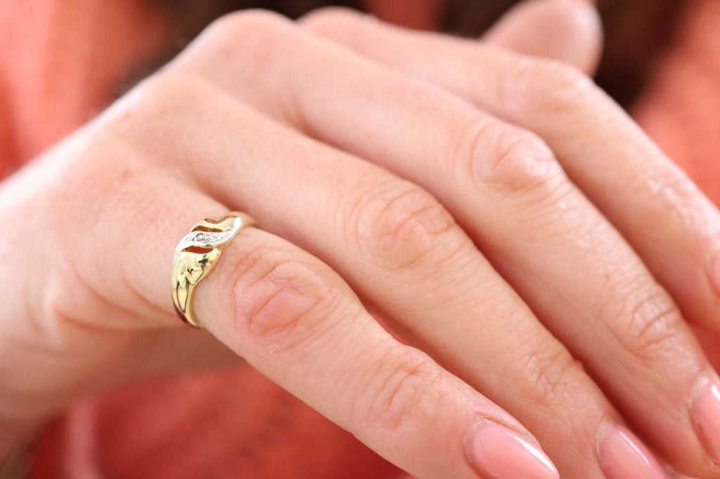 18 Karaat Gouden Pinkring Met Diamant, Ophalen of Verzenden, Dame, Goud, Goud