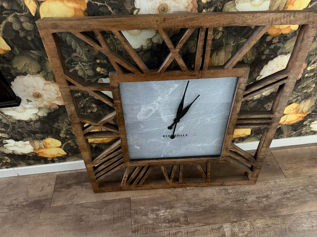 Riverdale Grote Wandklok Hout met Romeinse Cijfers, Ophalen, Zo goed als nieuw, Analoog, Wandklok