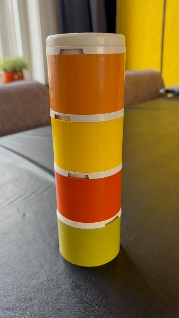 Tupperware jaren ‘70  kruidenpotjes stapelbaar 4 stuks., Ophalen of Verzenden, Zo goed als nieuw, Overige typen