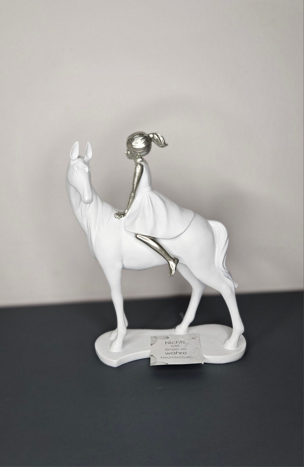 Beeldje "Meisje op paard" H.25cm, Verzamelen, Ophalen of Verzenden, Nieuw, Dier