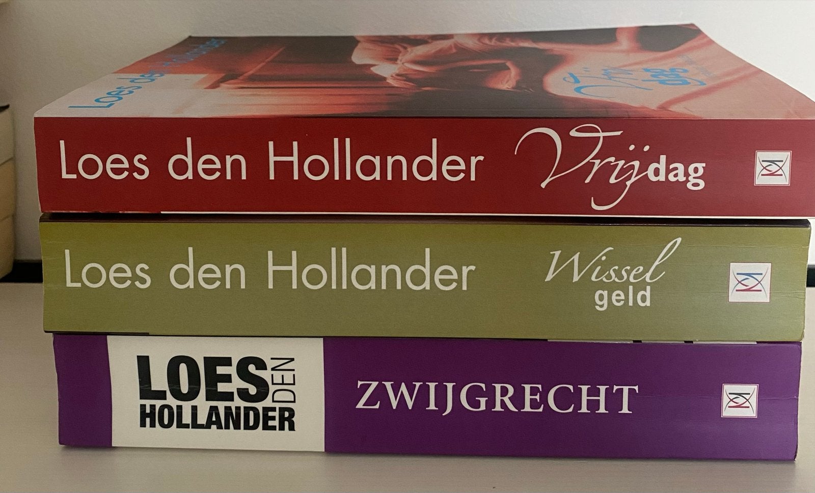 Boeken van Loes den Hollander: Vrijdag, Wisselgeld, Zwijgrec, Ophalen of Verzenden, Gelezen
