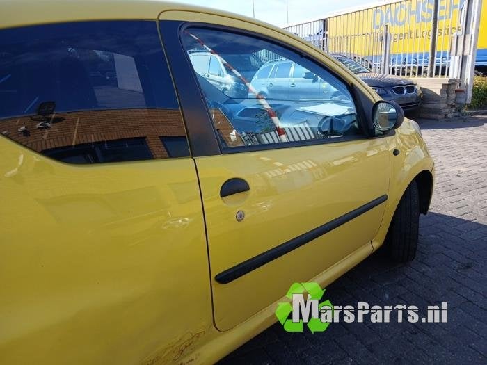 Portier 2Deurs rechts van een Peugeot 107, Auto-onderdelen, Gebruikt, -, Deur, -