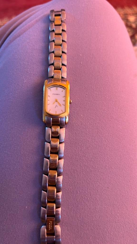 Fossil dameshorloge, goudkleurig met zilverkleurige band, Sieraden, Tassen en Uiterlijk, Horloges | Dames, Ophalen, Staal, Gebruikt