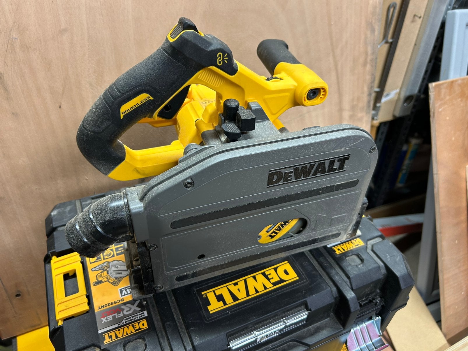 Dewalt 54v invalzaag, Invalzaag, Ophalen of Verzenden, Zo goed als nieuw, 30 tot 70 mm