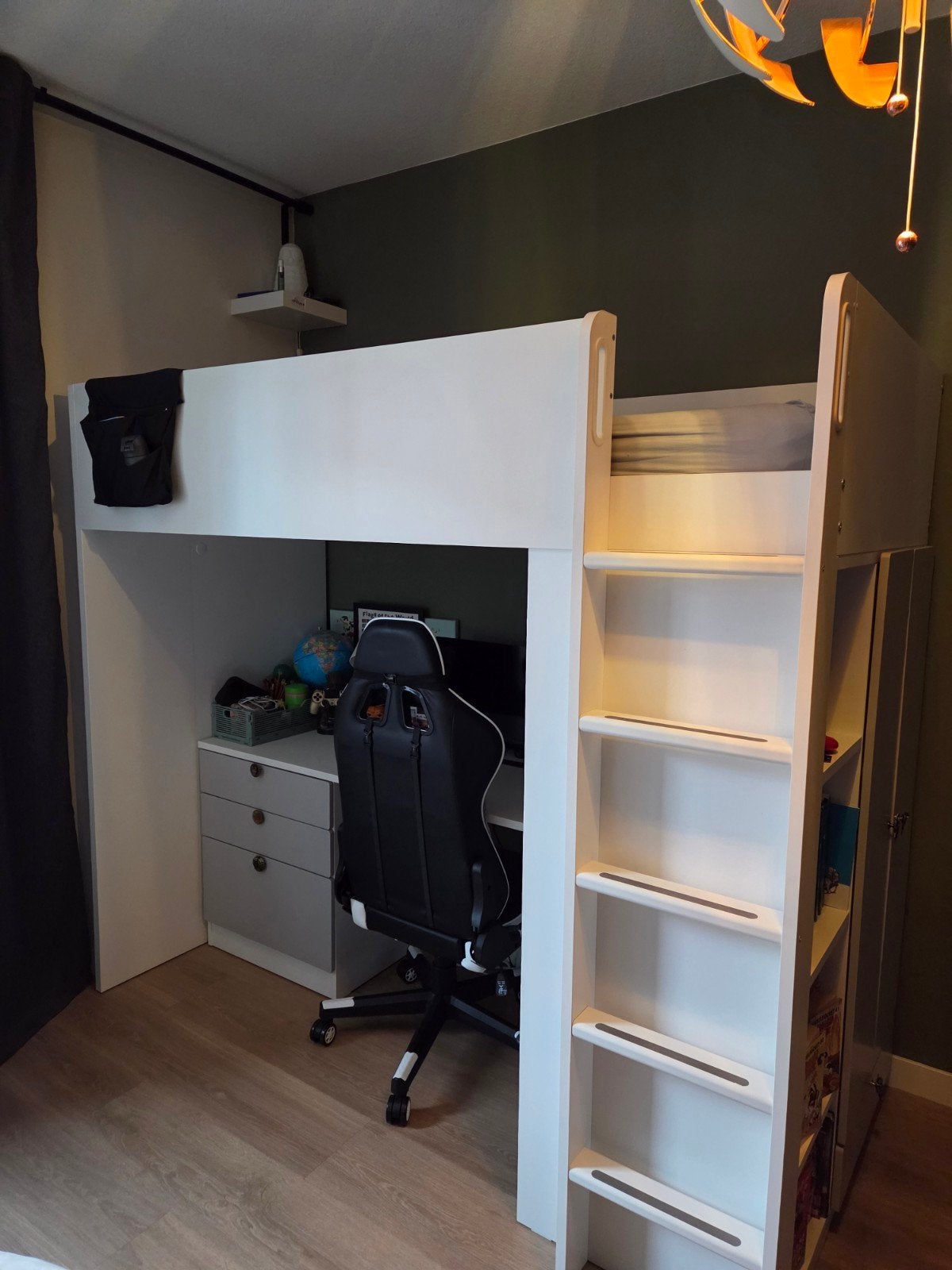 Mooie en handige Smastad hoogslaper met kastruimte en bureau, Ophalen, Zo goed als nieuw, Hoogslaper