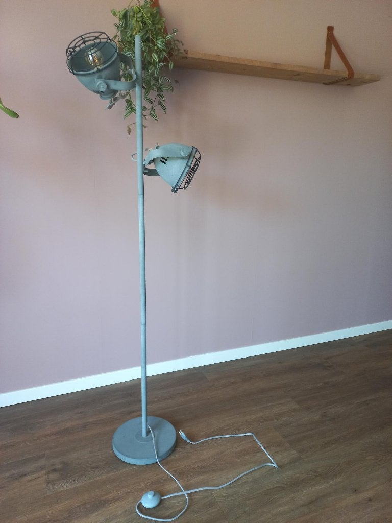 Industriële staande lamp, Ophalen, 100 tot 150 cm, Zo goed als nieuw, Metaal
