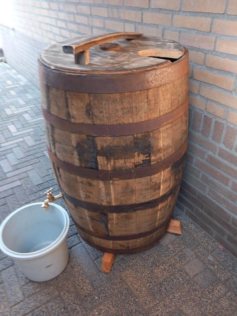 Mooie regenton van whisky vaten, 150 liter of meer, Ophalen, Hout