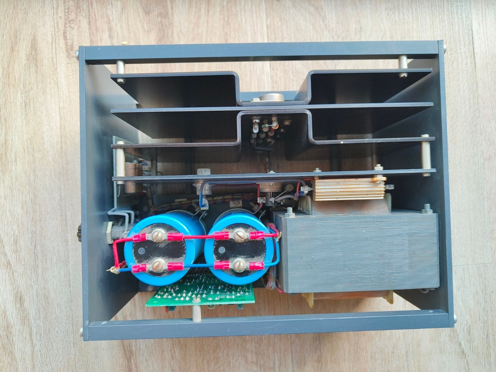 Delta Elektronika M24-10 Voeding - 24V DC, 10A, Hobby en Vrije tijd, Ophalen of Verzenden, Gebruikt