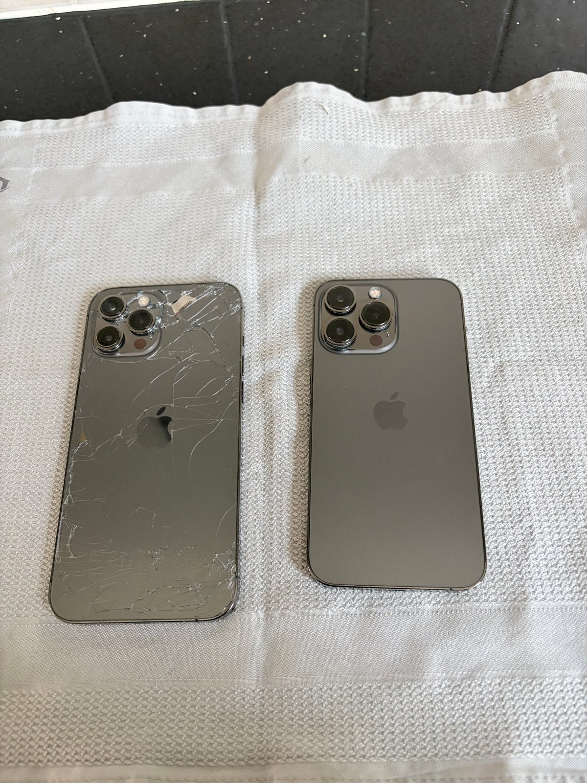 iPhone 13 pro + iphone 12 pro max, Telecommunicatie, Mobiele telefoons | Apple iPhone, Ophalen, IPhone 13 Pro Max, Zonder simlock