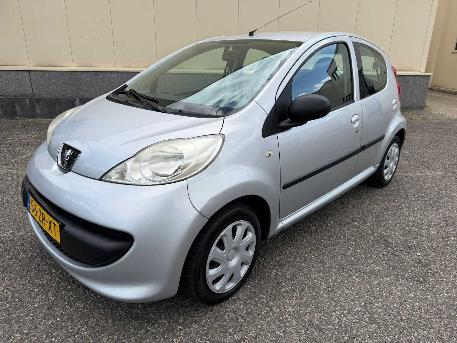 Peugeot 107 1.0 12V 5DR 2008 Grijs, Auto's, Voorwielaandrijving, 4 stoelen, 68 pk, Origineel Nederlands