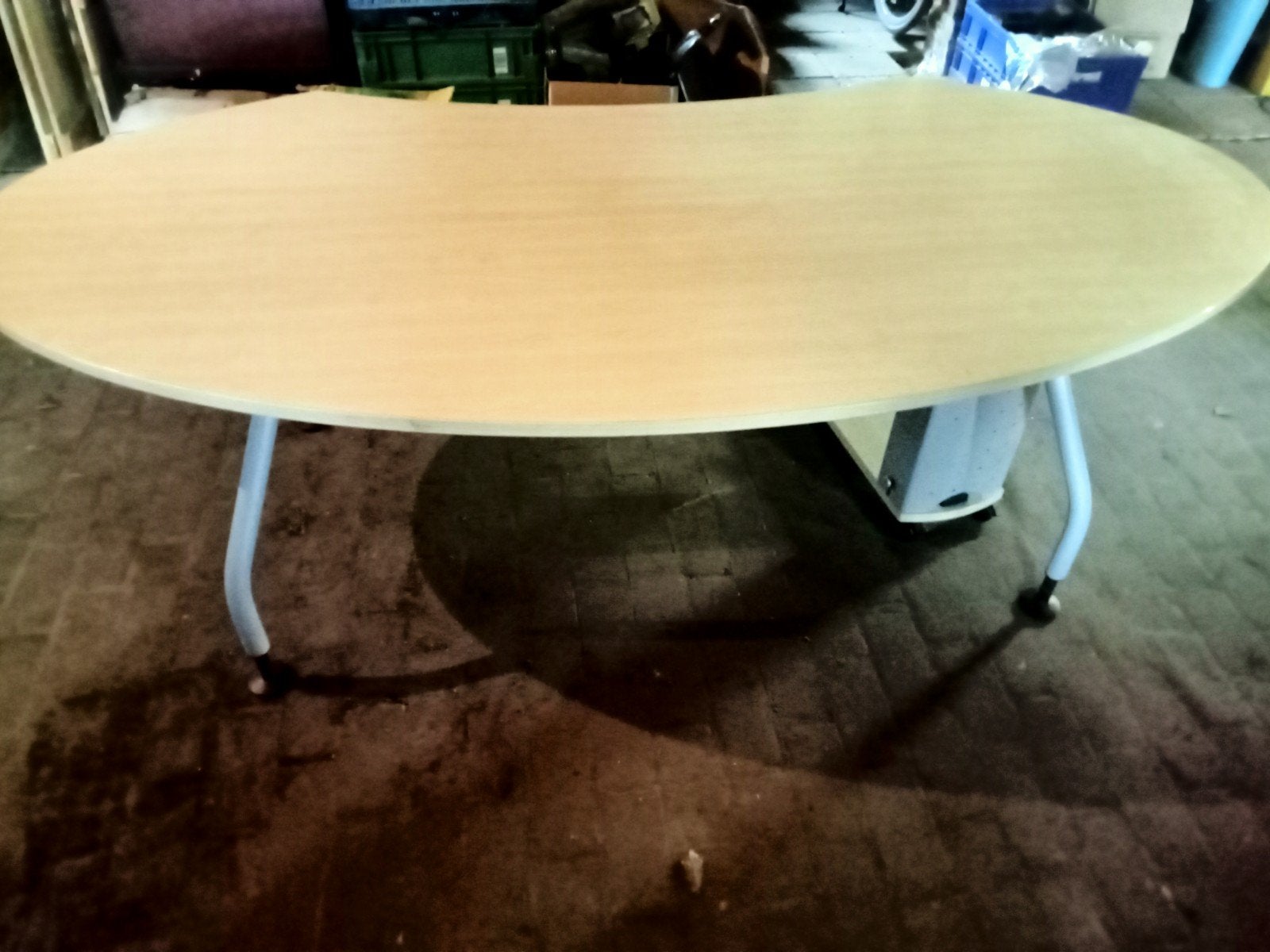groot bureau - of bureautafel  licht eiken kleur, Huis en Inrichting, Bureaus, Ophalen, Gebruikt
