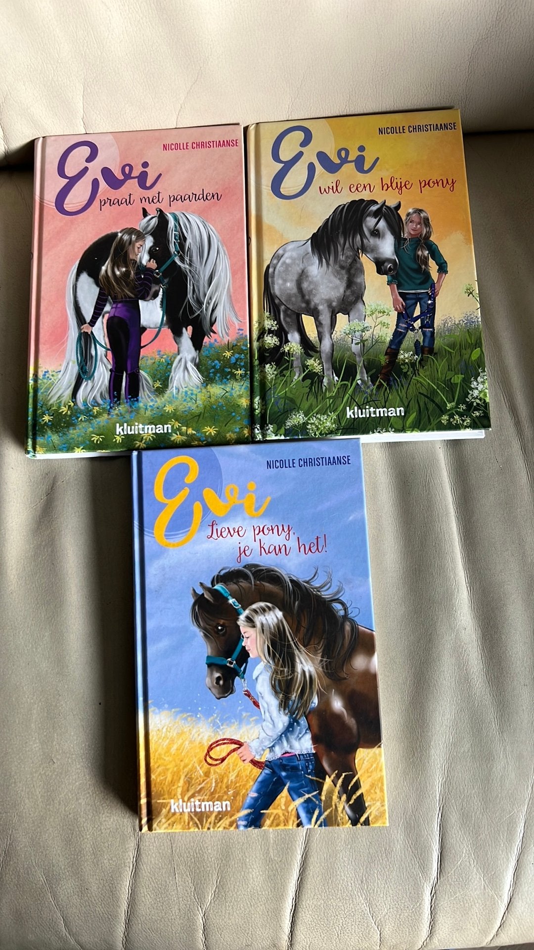 Evi praat met paarden. Nicolle Christiaanse, Ophalen of Verzenden, Zo goed als nieuw