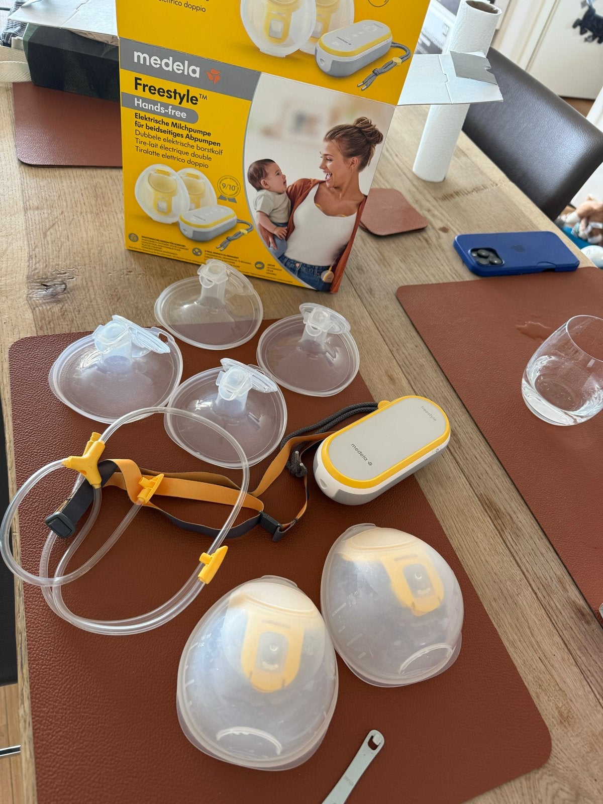 Medela Freestyle Hands-free dubbele elektrische borstkolf, Ophalen of Verzenden, Zo goed als nieuw