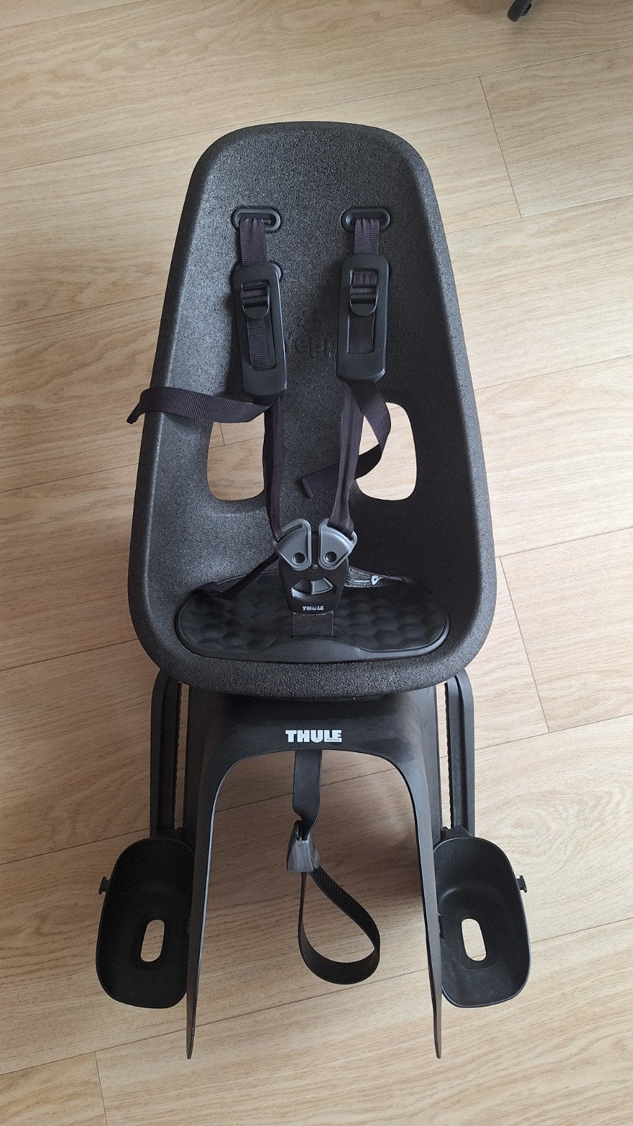 Thule Yepp 2 maxi fietsstoeltje achter, zwart, Ophalen, Gebruikt