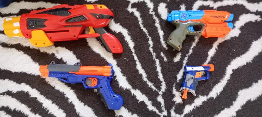 4 (nerf) guns, Ophalen of Verzenden, Zo goed als nieuw, Jongen of Meisje