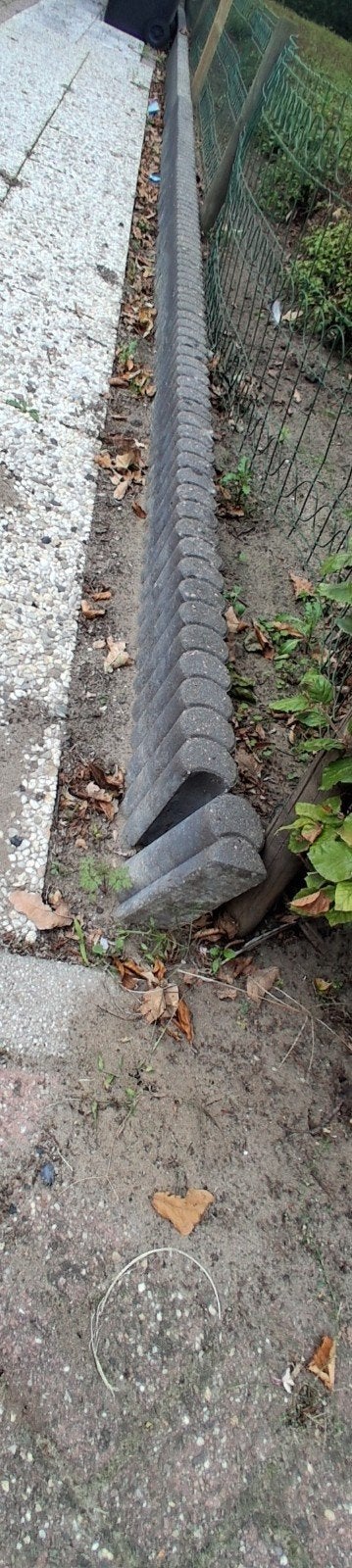 Gratis 15 meter betonrand, Tuin en Terras, Ophalen, Gebruikt, Overige materialen