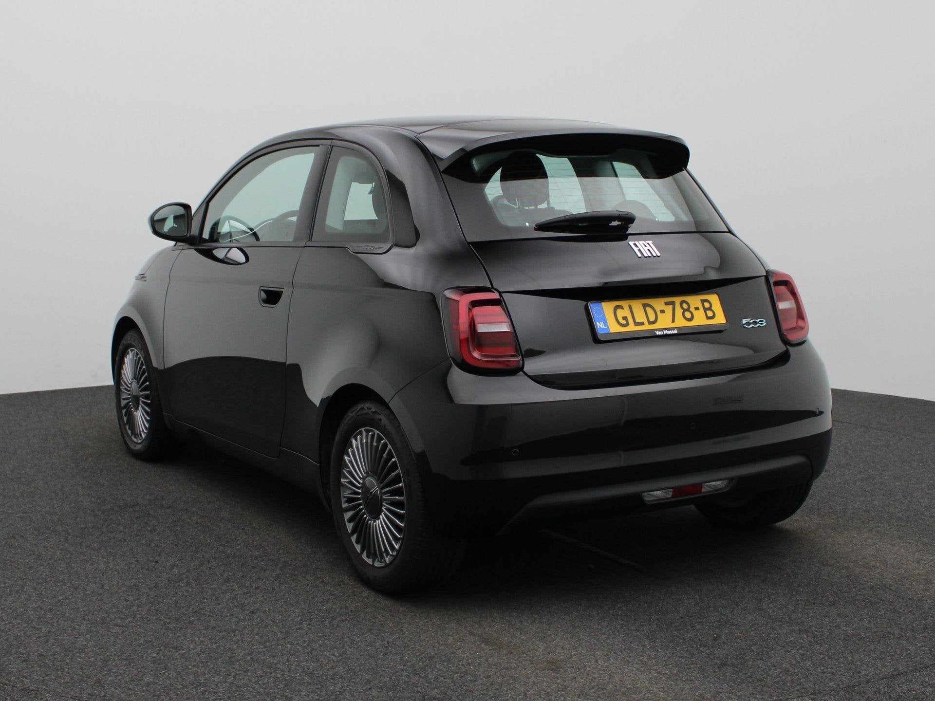 Fiat 500 RED 42 kWh, 12 maanden, Stof, Gebruikt, 118 pk