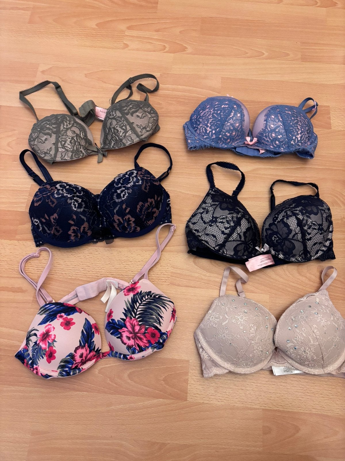 Partij BH’s oa Hunkemoller, Victoria’s Secret, Ophalen of Verzenden, Meerkleurig, BH