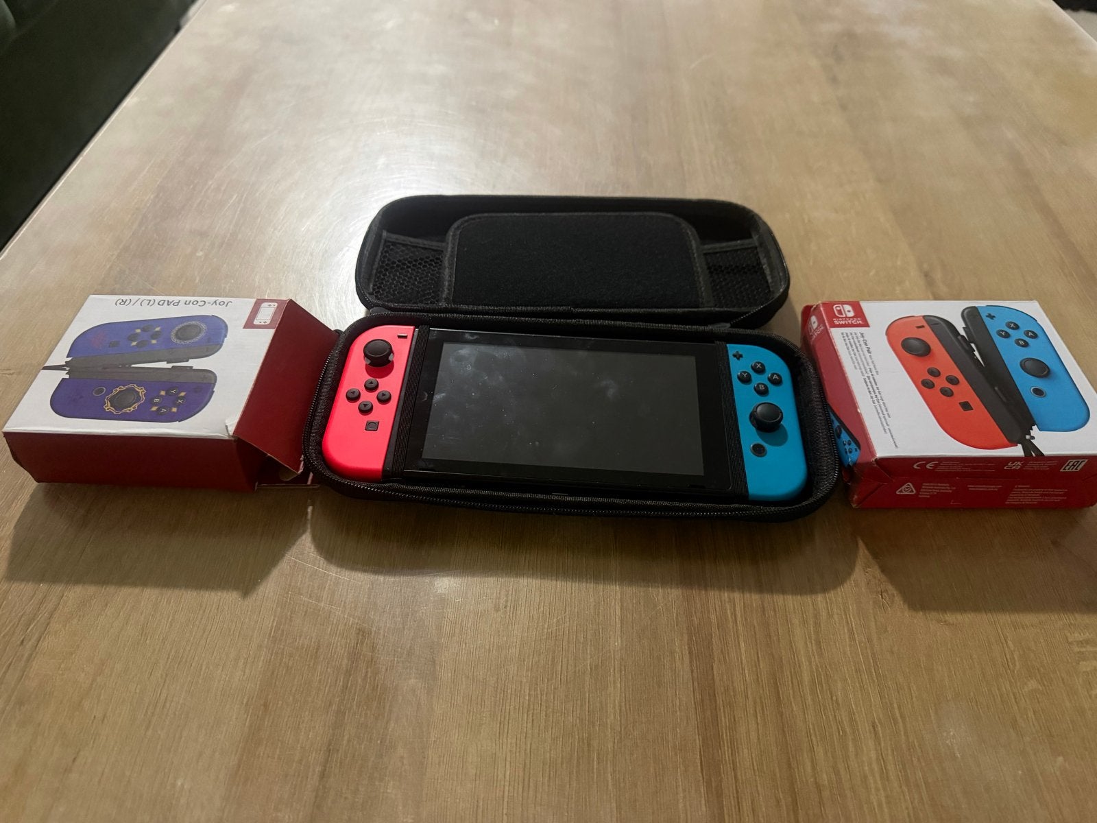 Nintendo Switch met extra Joy-Cons en hoesje, Ophalen, Gebruikt, Met 3 controllers of meer, Switch Original