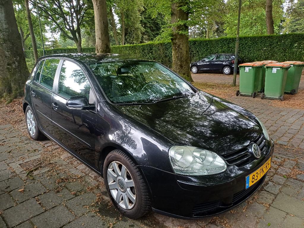 Volkswagen Golf 1.6 16V FSI 85KW 5D 2004 Zwart, Auto's, Voorwielaandrijving, Zwart, 4 cilinders, Automatische klimaatregeling