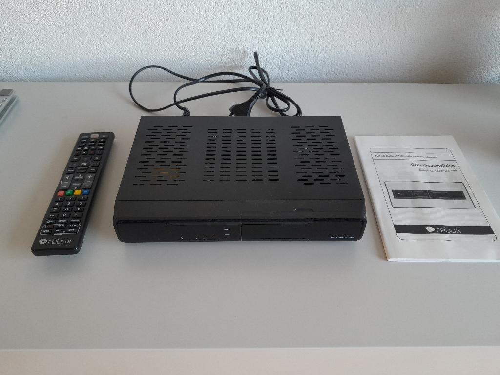 SATELLIETSCHOTEL 60CM MET DUBBELE LNB EN REBOX ONTVANGER, Ophalen, Gebruikt, (Schotel)antenne, Overige merken