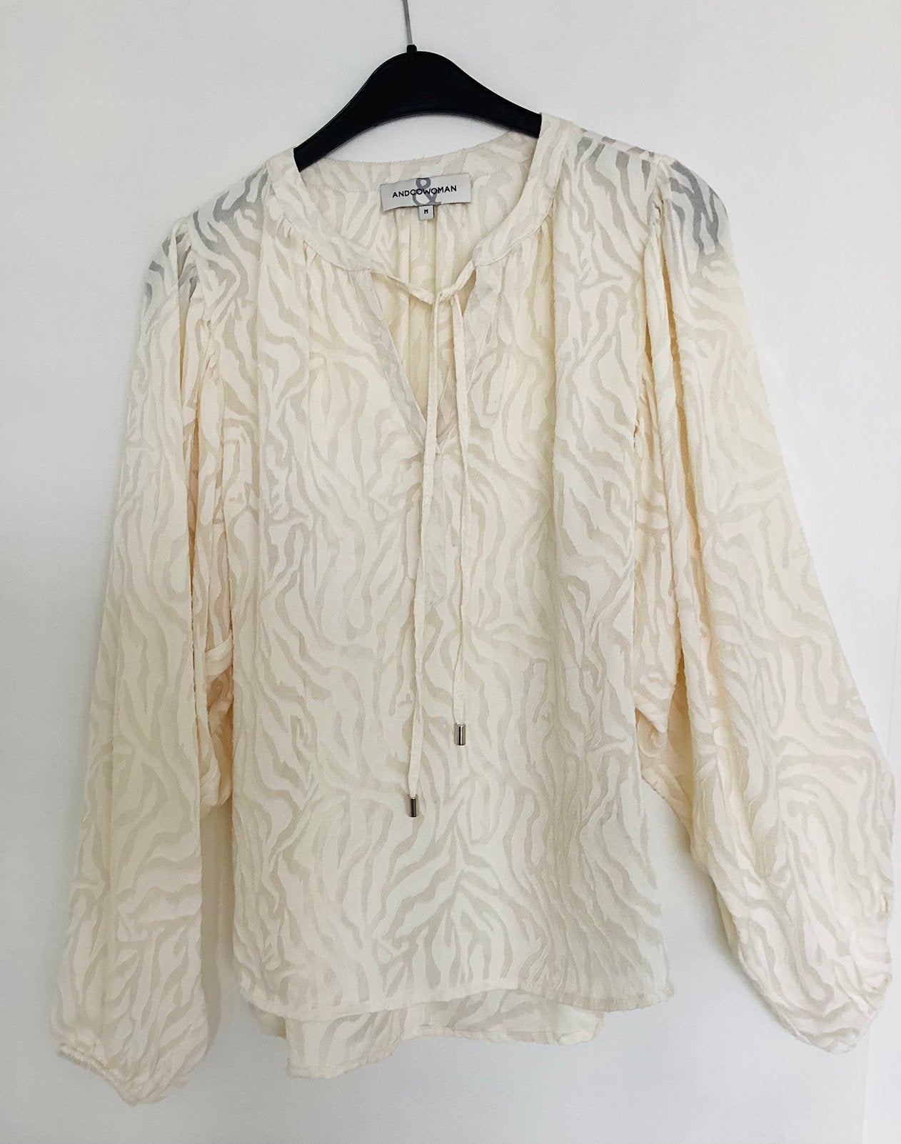 Roomkleurige blouse @Co Woman maat m, Ophalen of Verzenden, Zo goed als nieuw, Maat 38/40 (M), Overige kleuren