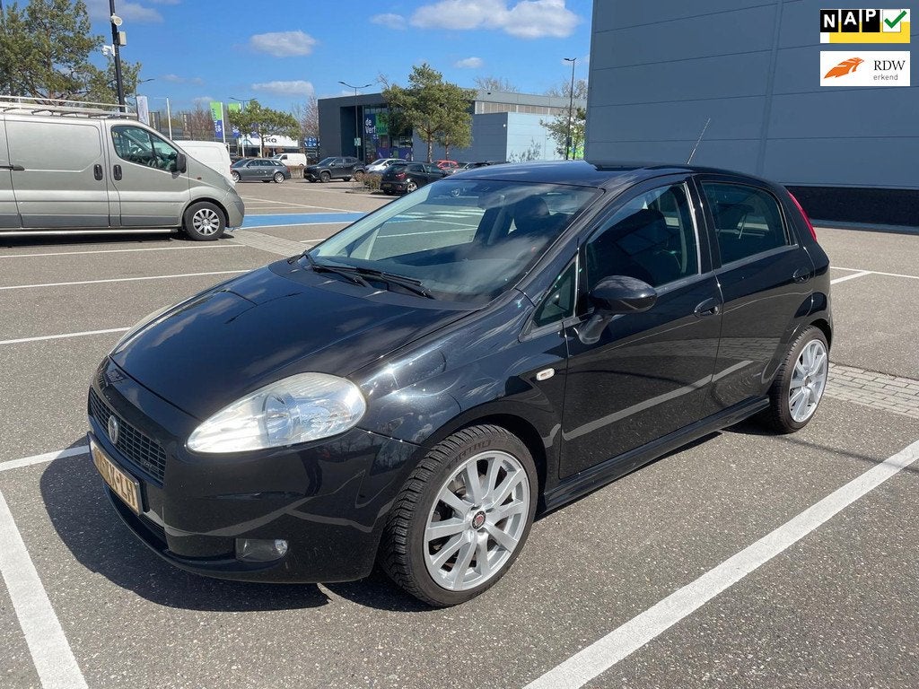 Fiat Grande Punto 1.4-16V Sport AIRCO KOUD/120PK/RIJDT NIEUW, Voorwielaandrijving, Electronic Stability Program (ESP), Zwart, 4 cilinders