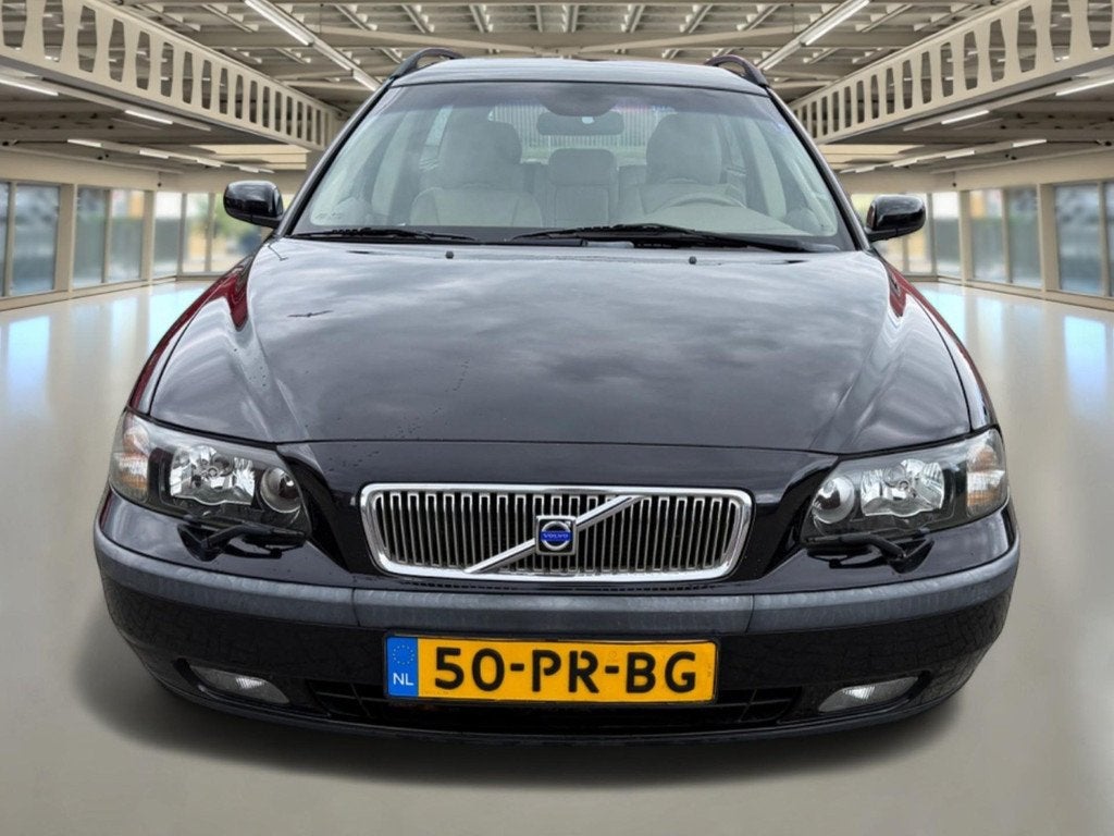 Volvo V70 2.4 Comfort Line Automaat,Leder,Trekhaak,Electr. v, 1556 kg, Stof, Beige, Stoelverwarming