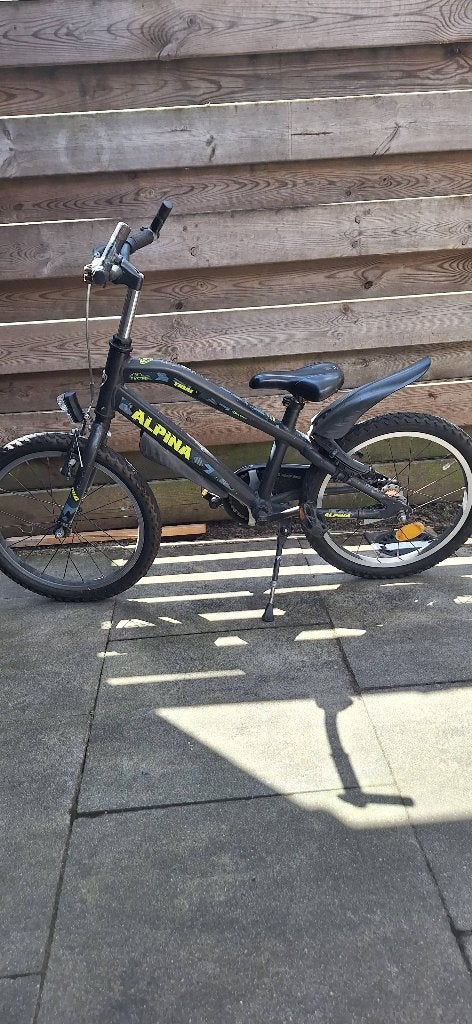 Te koop jongens fiets alpina, Ophalen, Terugtraprem, Gebruikt, Handrem