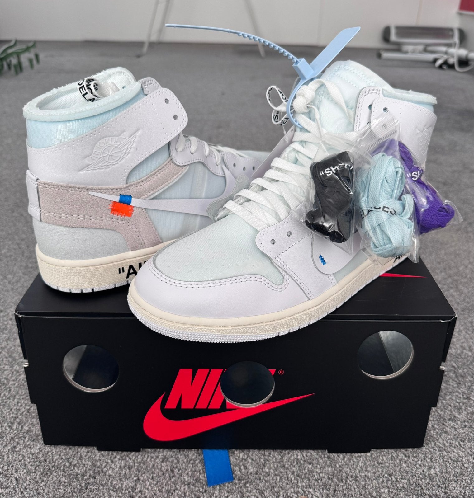 Jordan 1 Retro High Virgil Abloh Archive Alaska | 45, Wit, Nieuw, Ophalen of Verzenden, Sneakers of Gympen