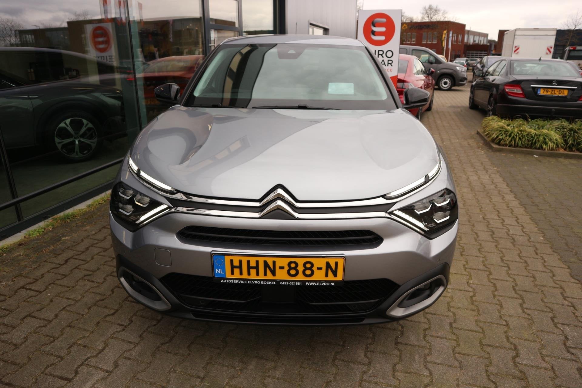 Citroen C4 1.2 Puretech Shine 130PK NAVI CAMERA KEYLESS HEAD, Auto's, Gebruikt, Euro 6, 1199 cc, Leder en Stof