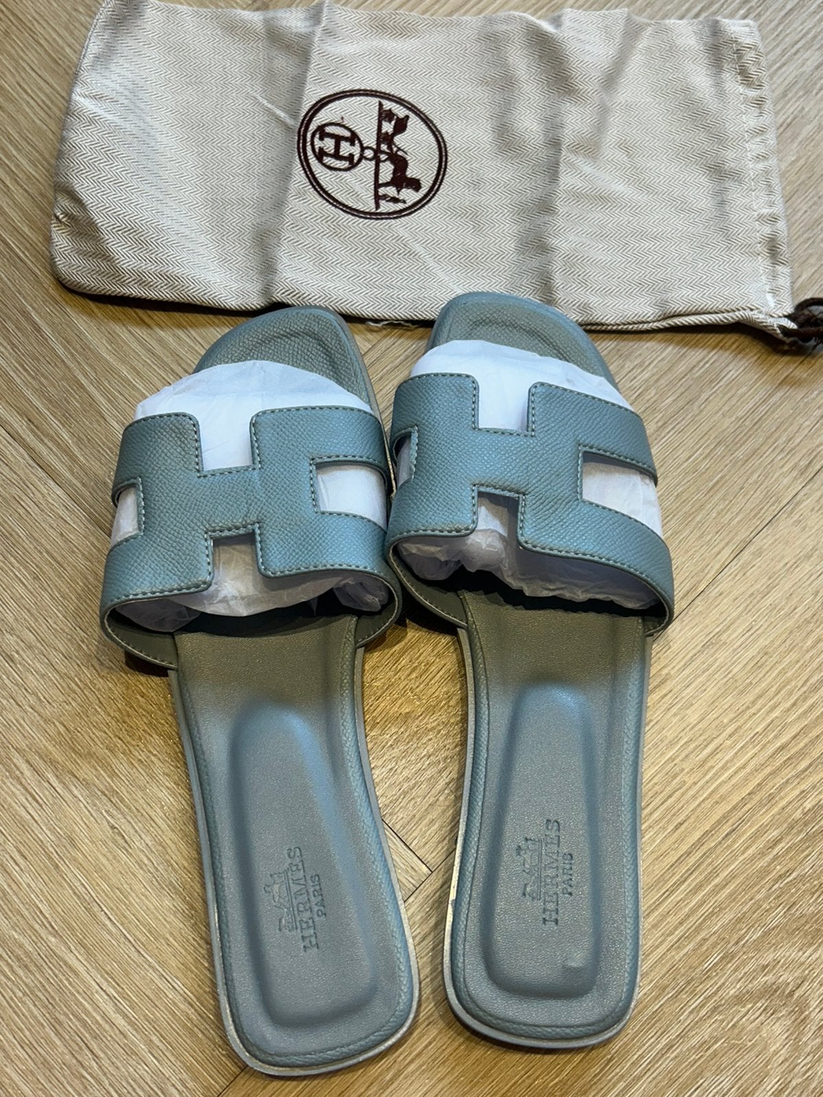 Hermes slippers lichtblauw, Slippers, Nieuw, Verzenden, Blauw
