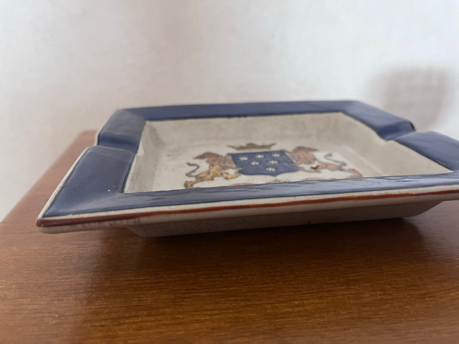 Asbak met familiewapen, goudkleurige leeuwen, WL 1895, Ophalen of Verzenden
