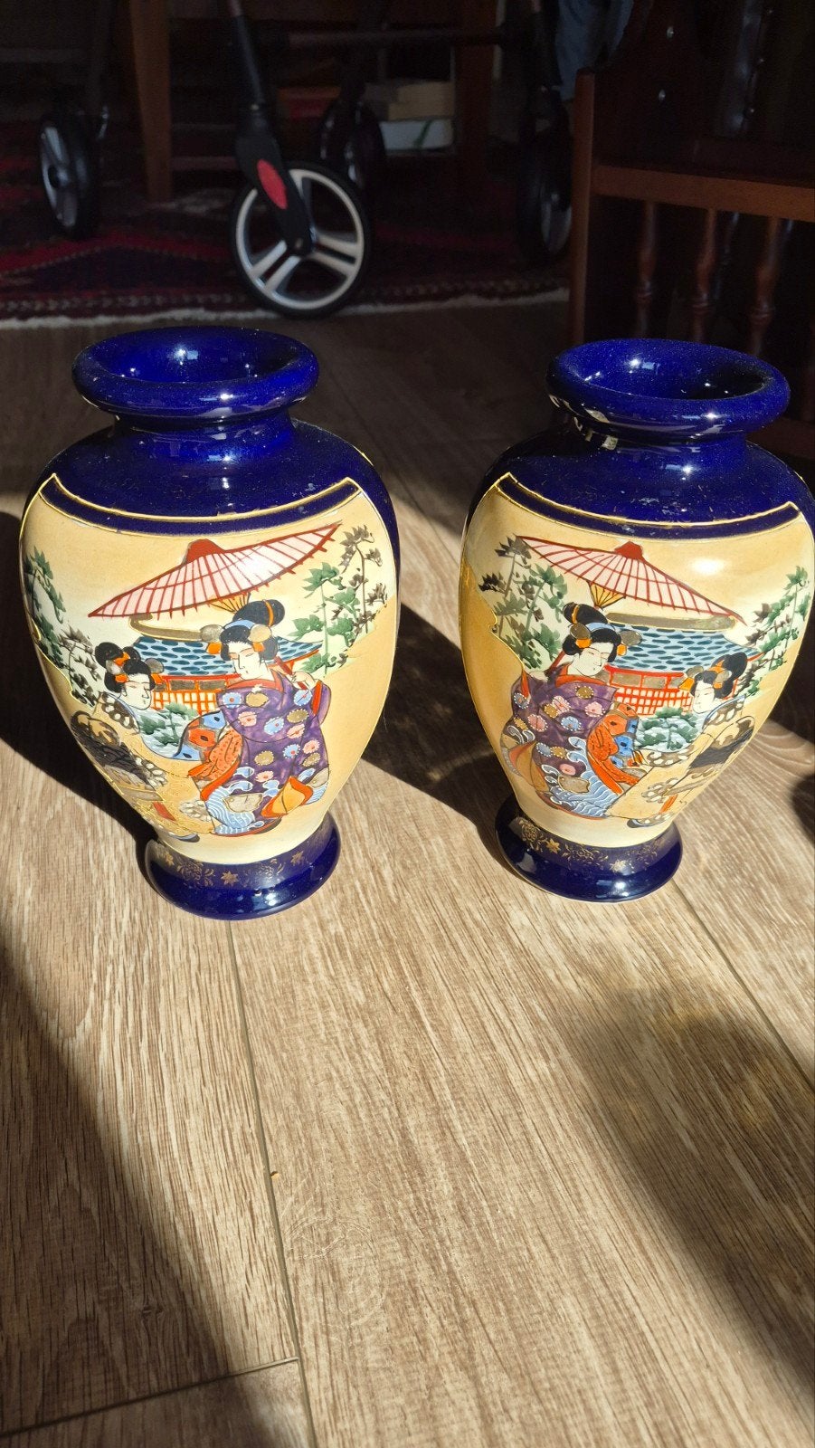 Set van 2 Japanse vazen met Geisha decoratie, Antiek en Kunst, Ophalen
