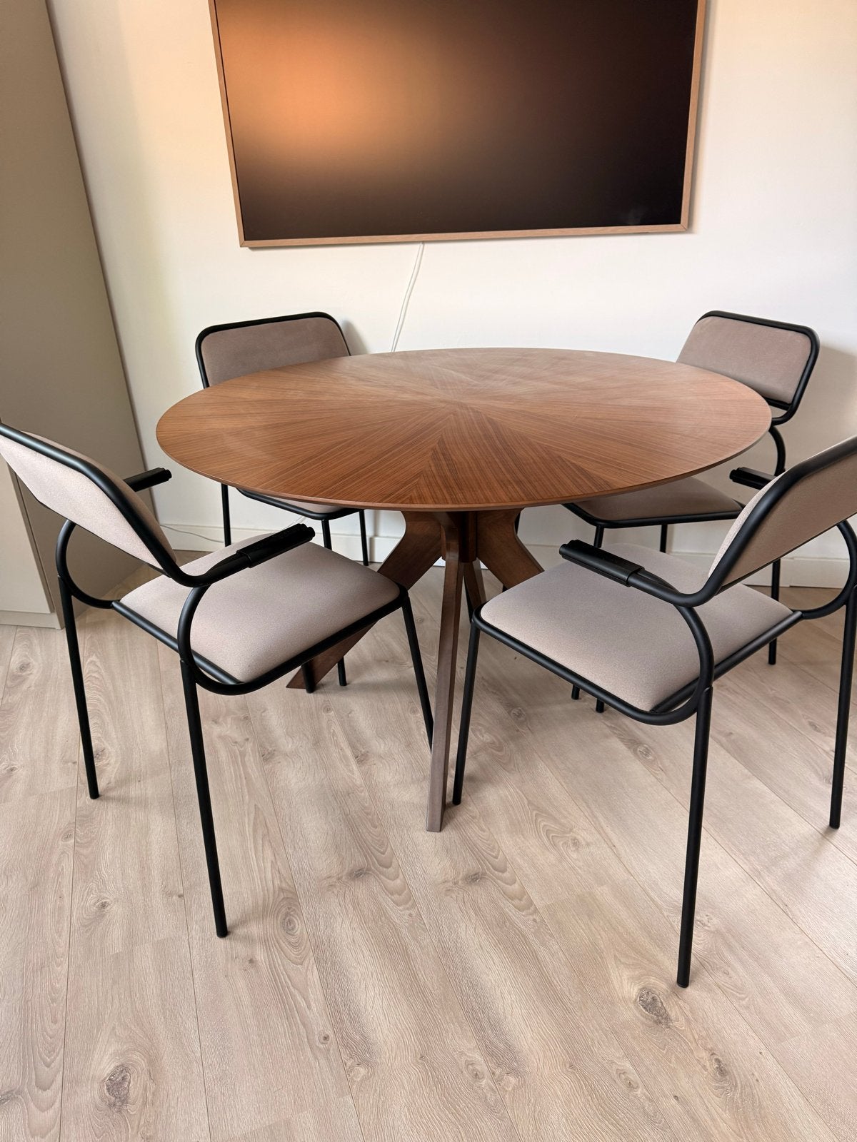 Kave Home ronde houten eettafel, Ophalen, Rond, Zo goed als nieuw, Vier personen