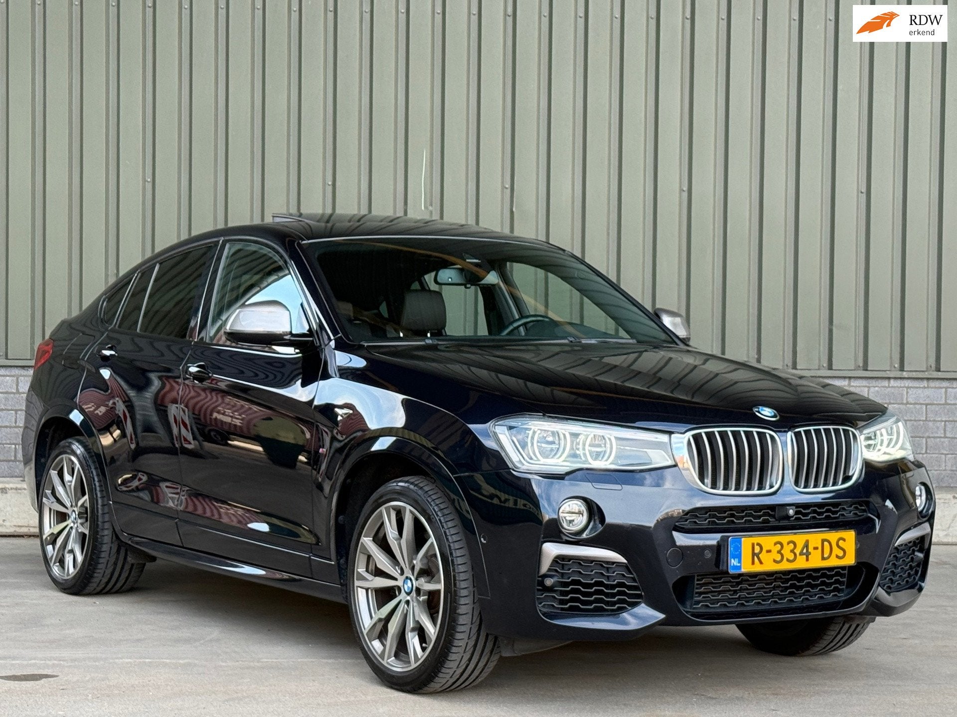 BMW X4 M40i Centennial High Executive / Full option / Pano /, Auto's, Automaat, Dealer onderhouden, Euro 6, 2000 kg