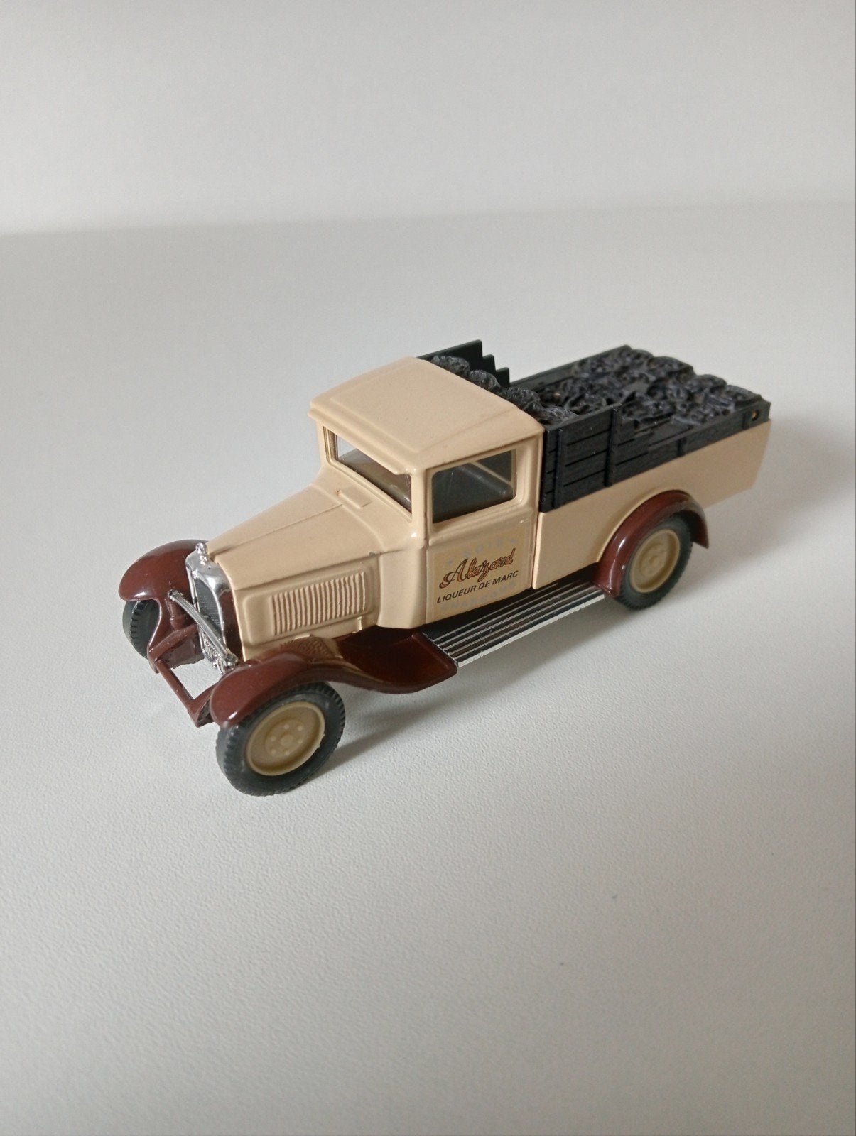 Citroën C4F 1930 modelauto 1/43 - Absynt Liqueur de Marc, Ophalen of Verzenden, Zo goed als nieuw, Auto, Overige merken