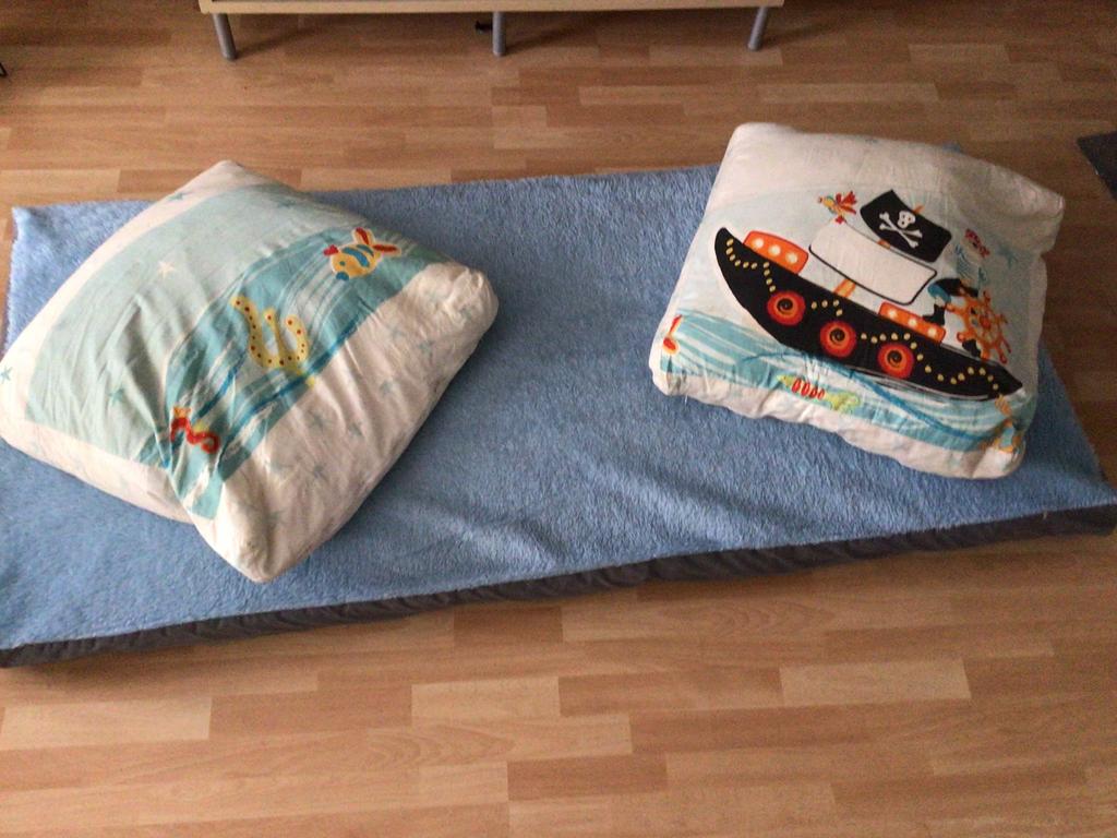 Lifetime speelmatras en piraten kussens, Ophalen, Gebruikt